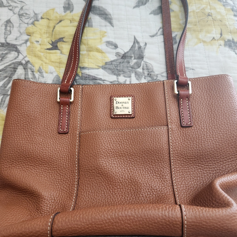 Dooney & Bourke Saddle Brown purse
